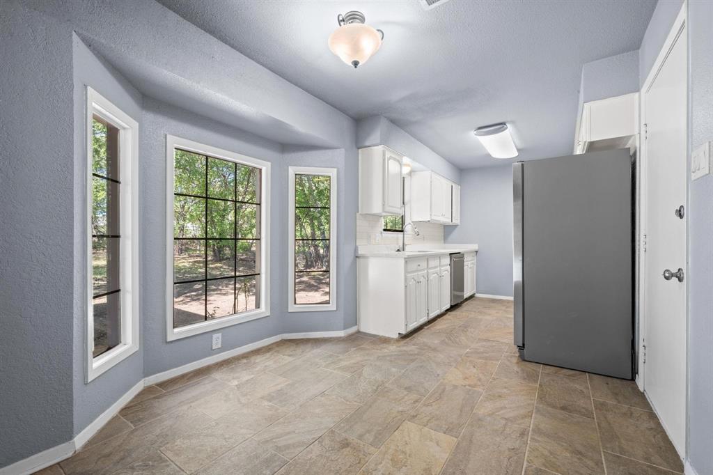 1729 W Doyle Street, Granbury, TX 76048