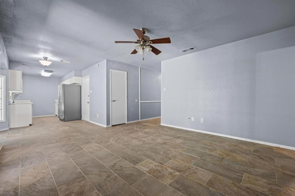 1729 W Doyle Street, Granbury, TX 76048