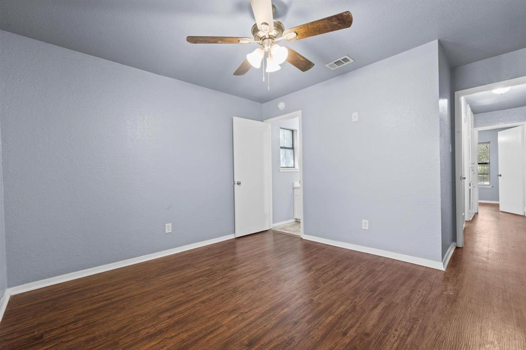 1729 W Doyle Street, Granbury, TX 76048