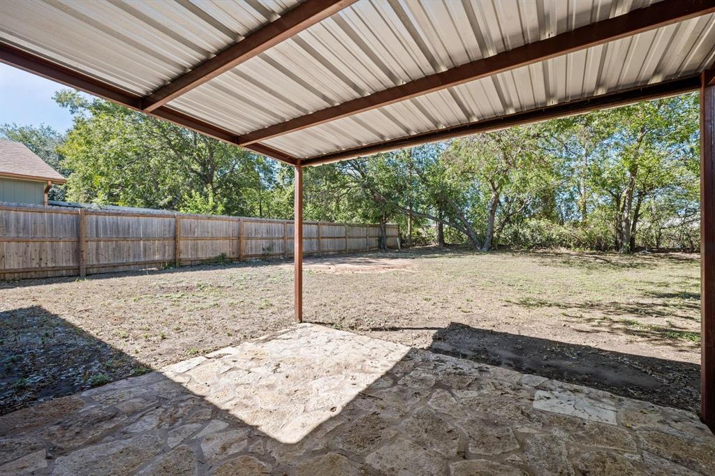 1729 W Doyle Street, Granbury, TX 76048