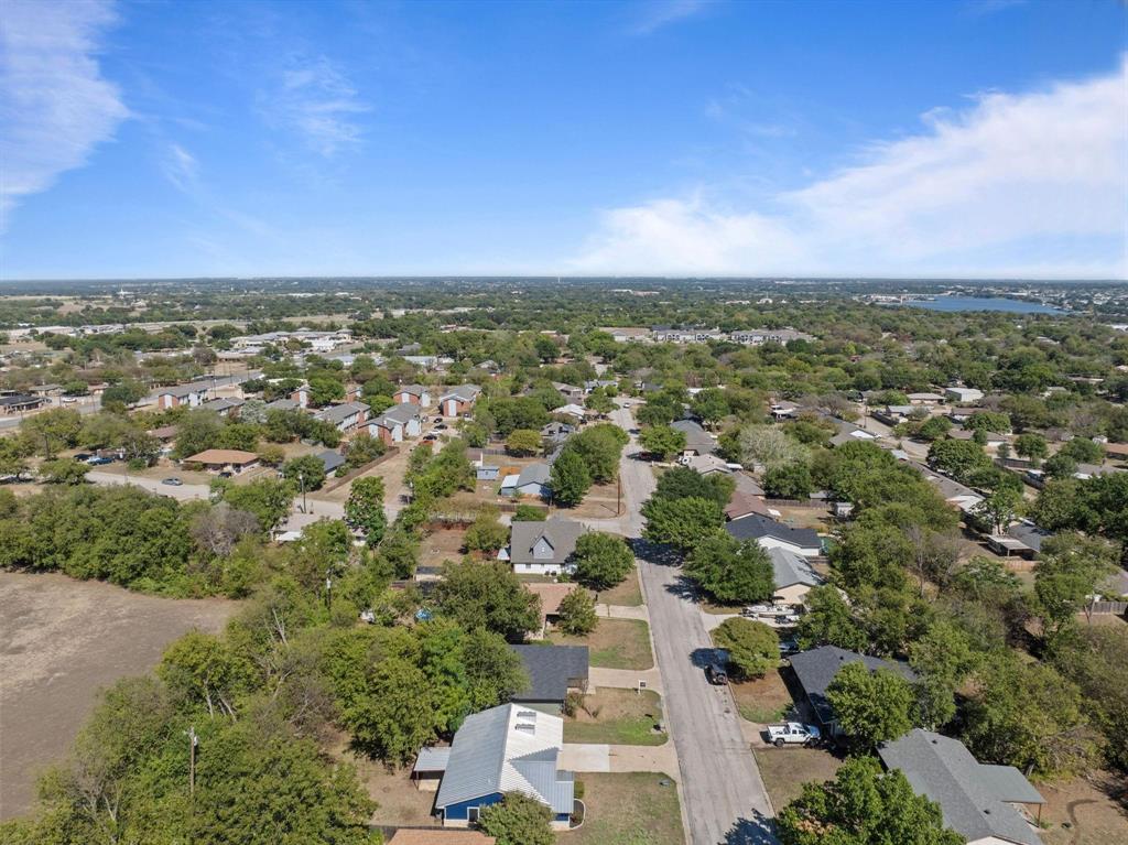 1729 W Doyle Street, Granbury, TX 76048