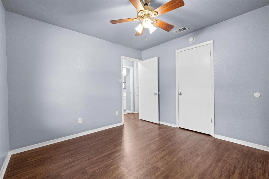 1729 W Doyle Street, Granbury, TX 76048