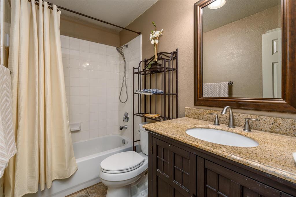 An upstairs full-sized bathroom.