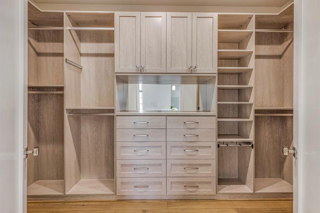 Custom California Closets in Primary