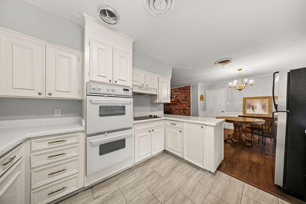1809 Glenbrook Drive, Irving, TX 75061