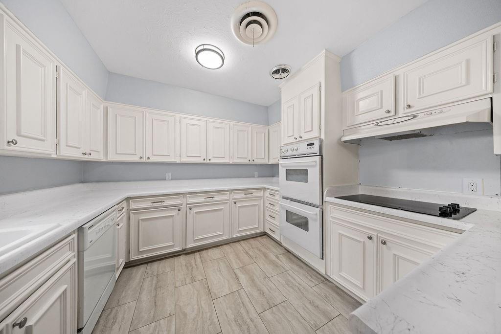 1809 Glenbrook Drive, Irving, TX 75061