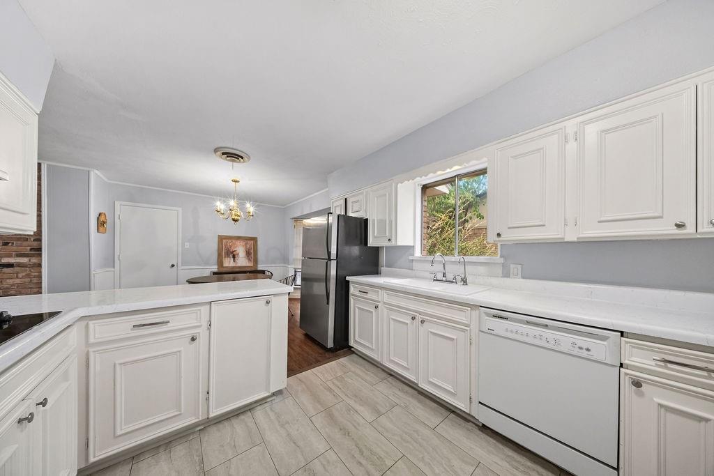 1809 Glenbrook Drive, Irving, TX 75061