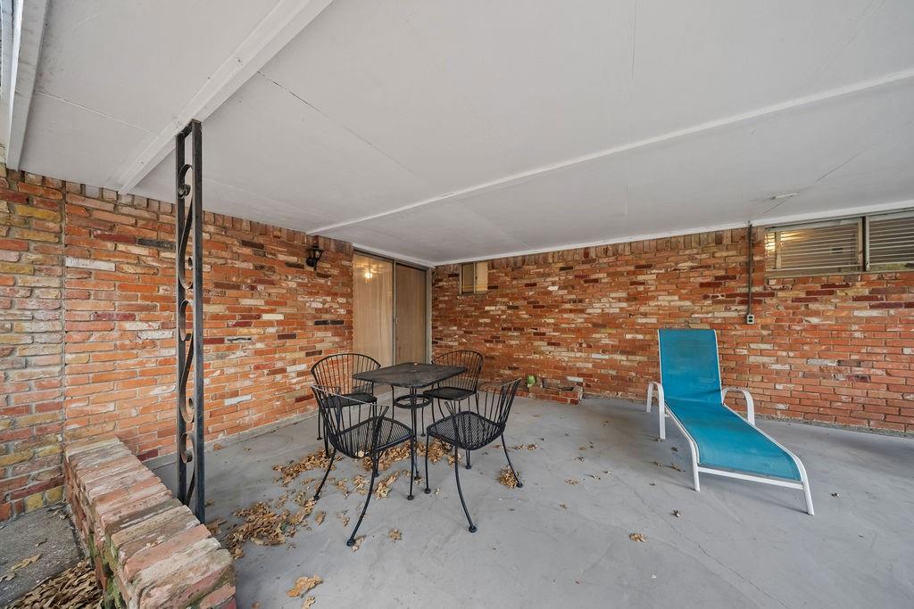 1809 Glenbrook Drive, Irving, TX 75061