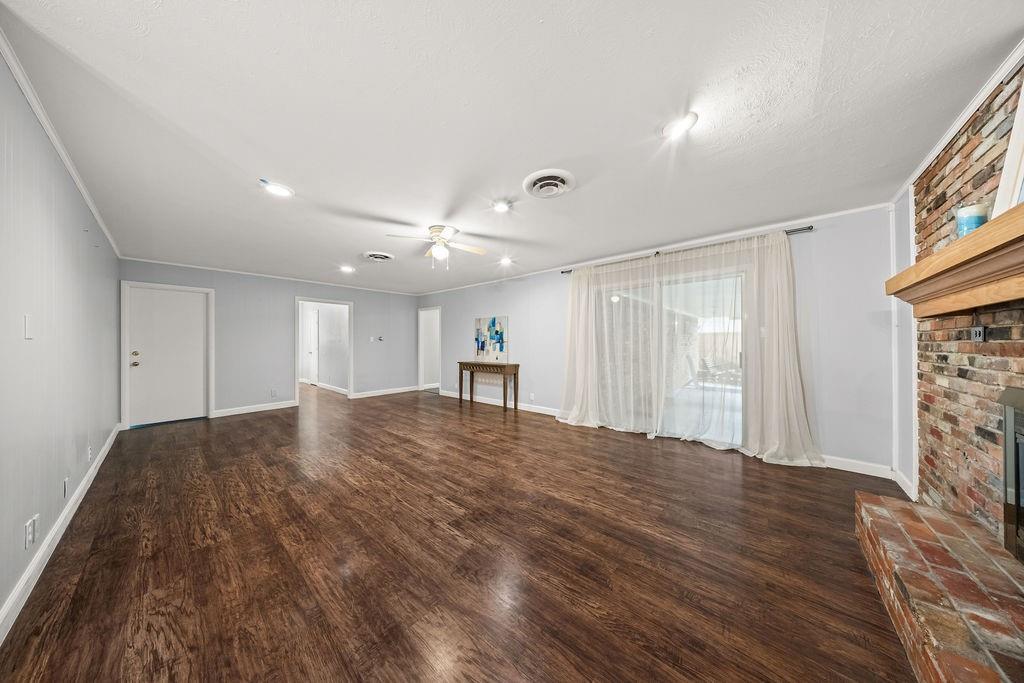 1809 Glenbrook Drive, Irving, TX 75061