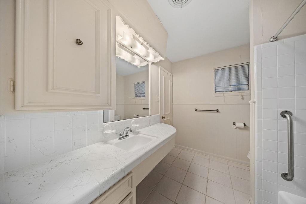 1809 Glenbrook Drive, Irving, TX 75061