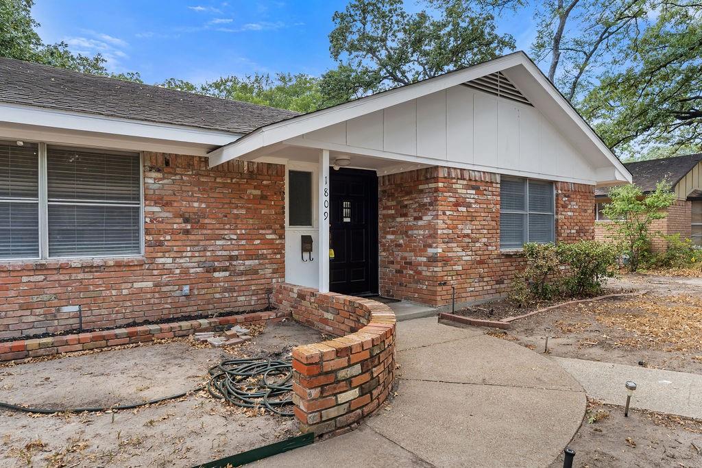 1809 Glenbrook Drive, Irving, TX 75061