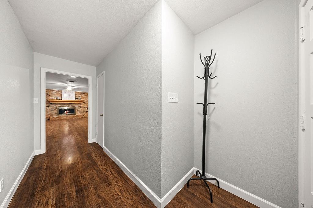 1809 Glenbrook Drive, Irving, TX 75061
