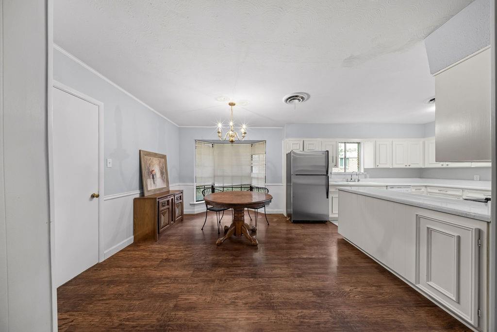 1809 Glenbrook Drive, Irving, TX 75061