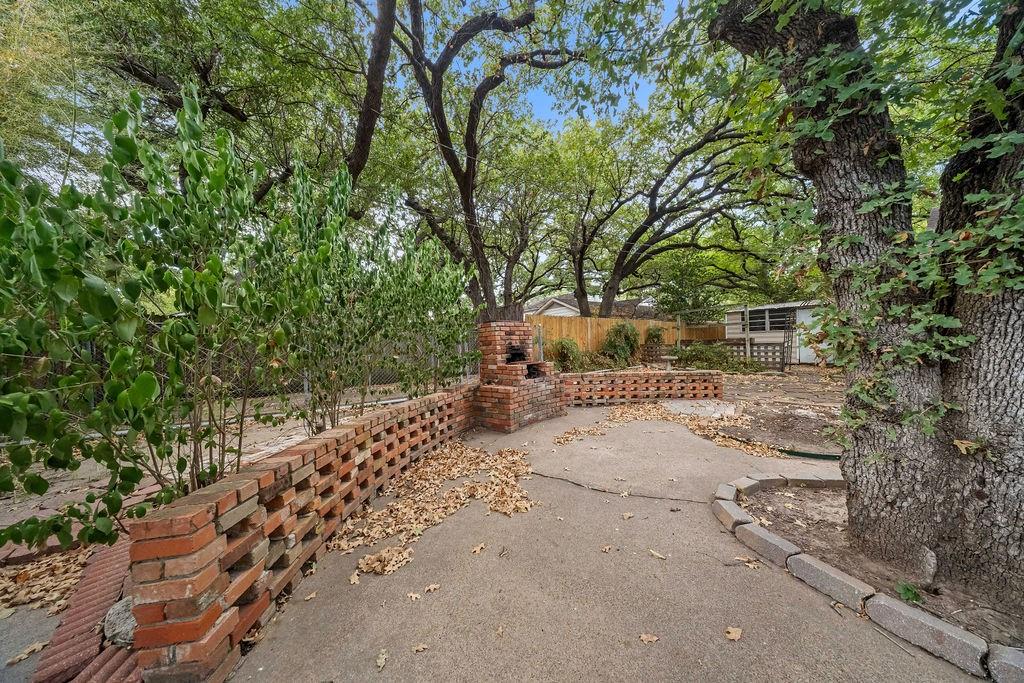 1809 Glenbrook Drive, Irving, TX 75061