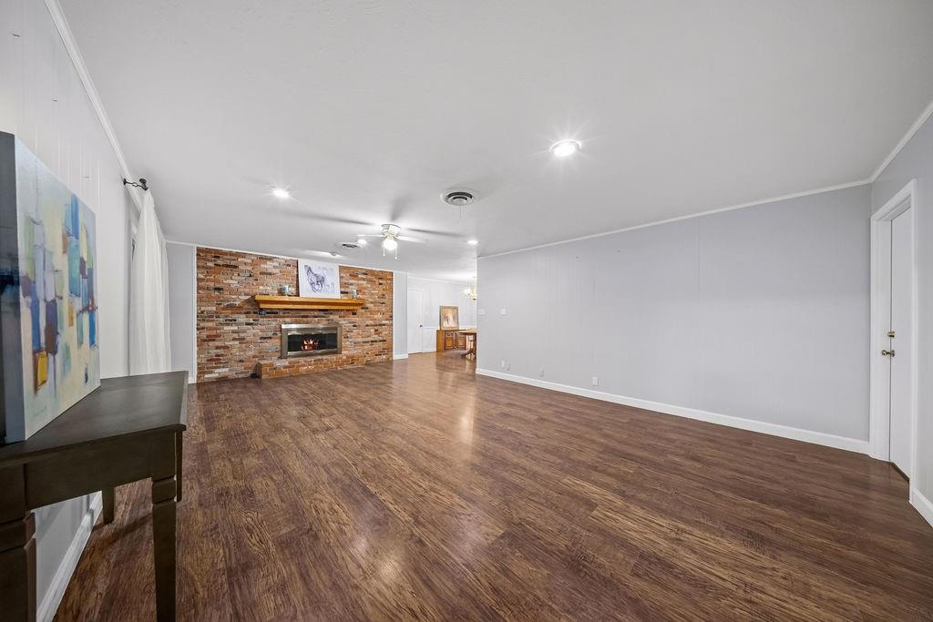 1809 Glenbrook Drive, Irving, TX 75061