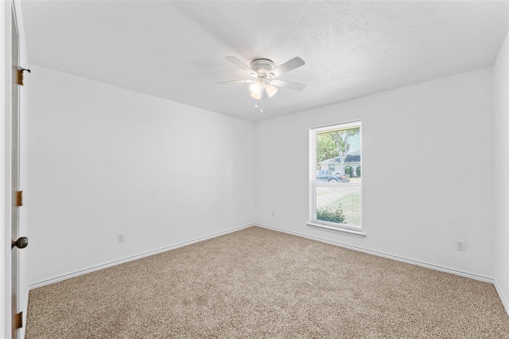 336 Woodbrook Drive, DeSoto, TX 75115