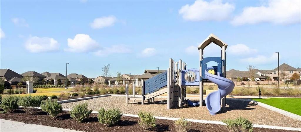 University Place neighborhood amenities