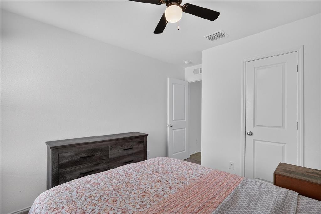 2209 Ava Drive, Ennis, TX 75119