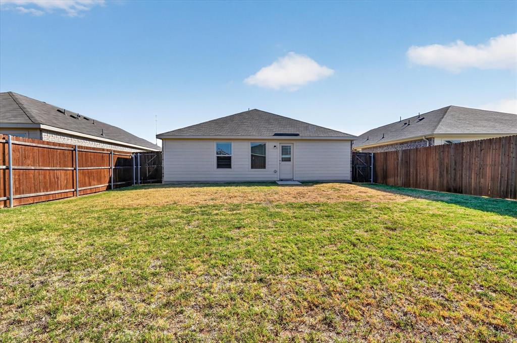 2209 Ava Drive, Ennis, TX 75119