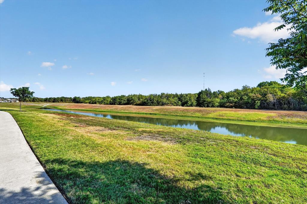 2209 Ava Drive, Ennis, TX 75119
