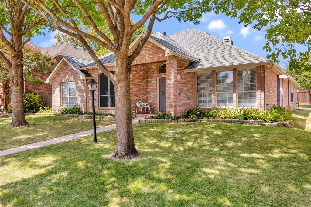 Great curb appeal, trees! Great curb appeal, trees!
