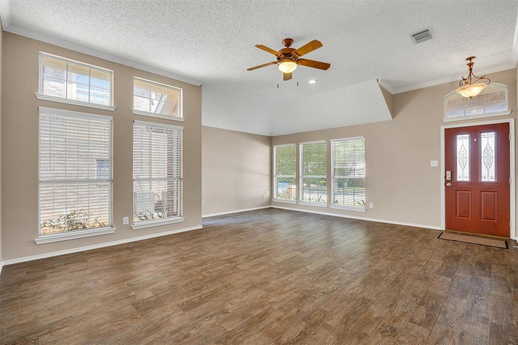 Entryway into dining area or large formal. Entryway into dining area or large formal.