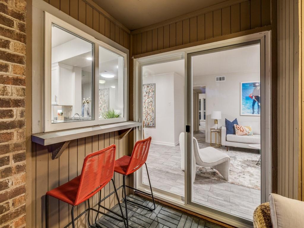 Serving window and bar to kitchen area