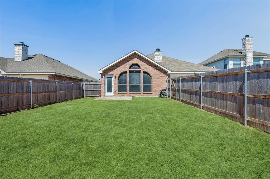 616 Kari Anne Lane, DeSoto, TX 75115