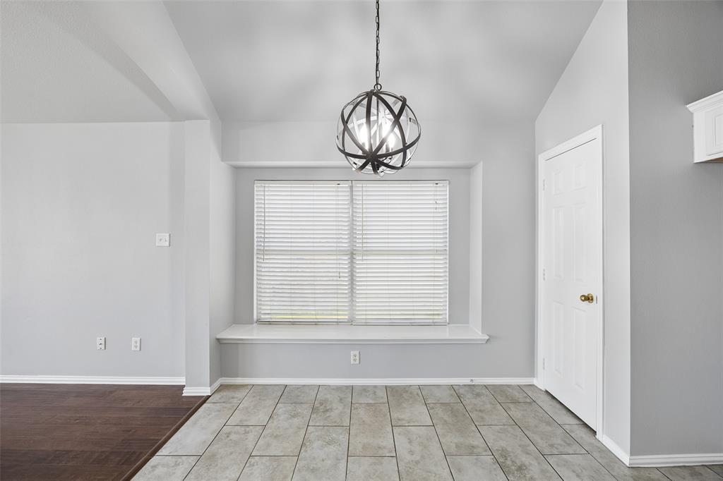 616 Kari Anne Lane, DeSoto, TX 75115