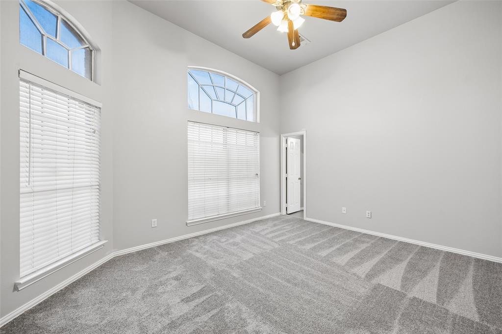 616 Kari Anne Lane, DeSoto, TX 75115