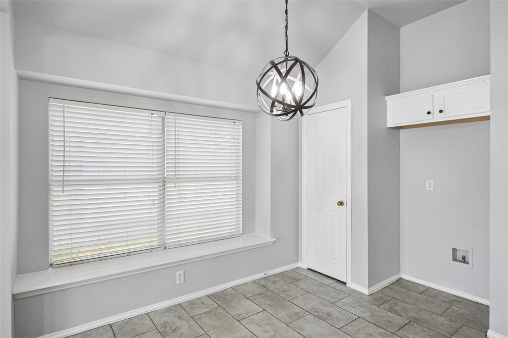 616 Kari Anne Lane, DeSoto, TX 75115