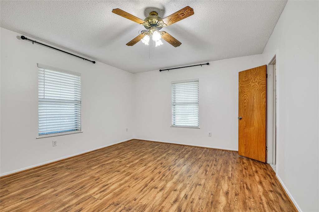 609 Cooper Lane, Kennedale, TX 76060