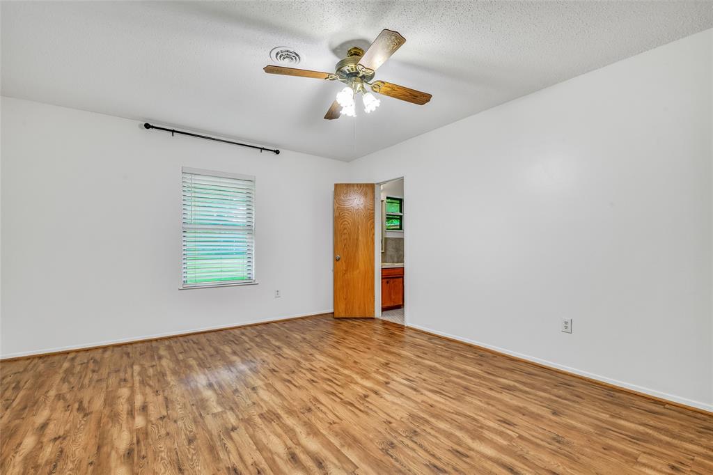 609 Cooper Lane, Kennedale, TX 76060