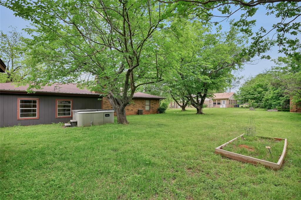 609 Cooper Lane, Kennedale, TX 76060