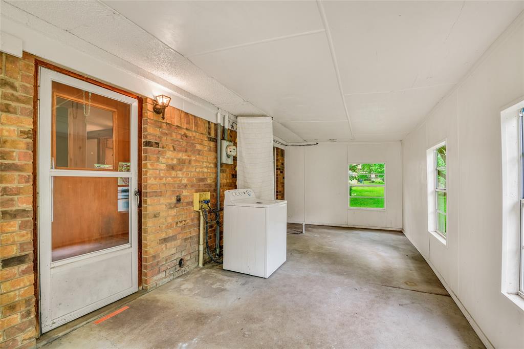 609 Cooper Lane, Kennedale, TX 76060