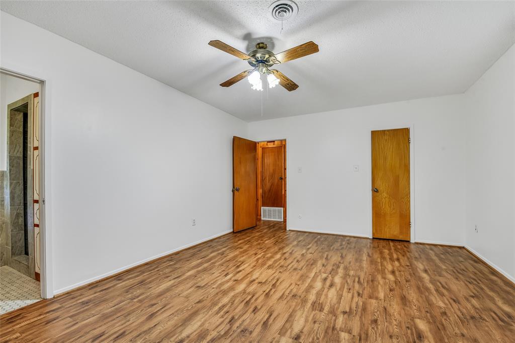 609 Cooper Lane, Kennedale, TX 76060