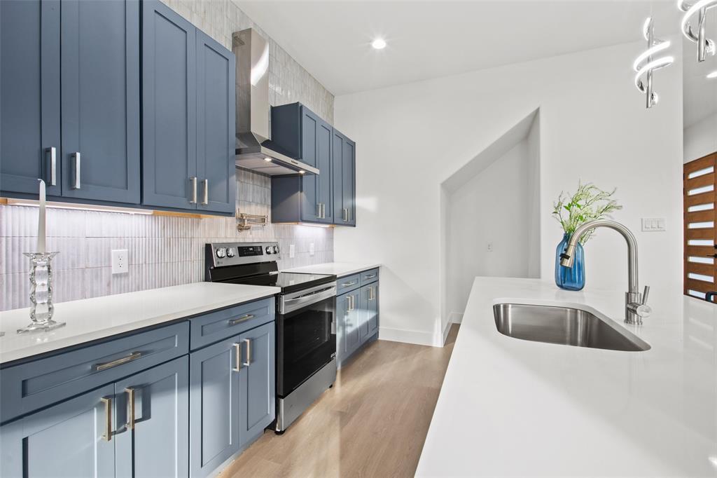 2503 Lawrence Street, Dallas, TX 75215