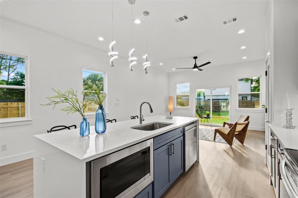 2503 Lawrence Street, Dallas, TX 75215