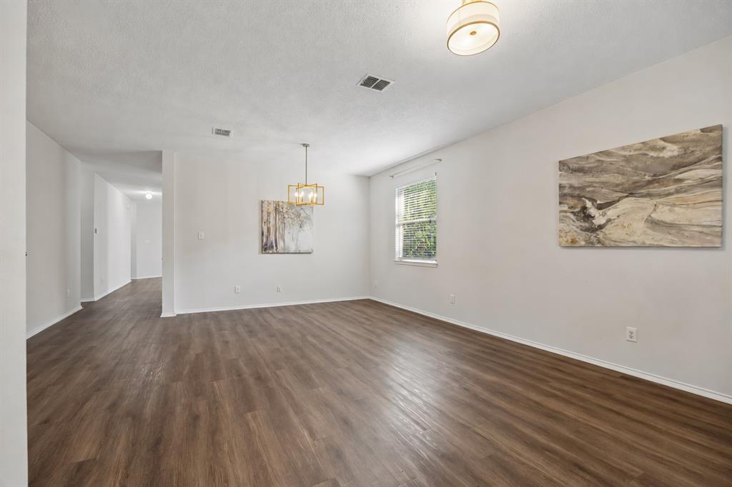 Flexible Formals with Room to Use Your Way – Generous front living and dining spaces provide plenty of room for entertaining, holiday gatherings, a second conversation area, or other flexible uses.