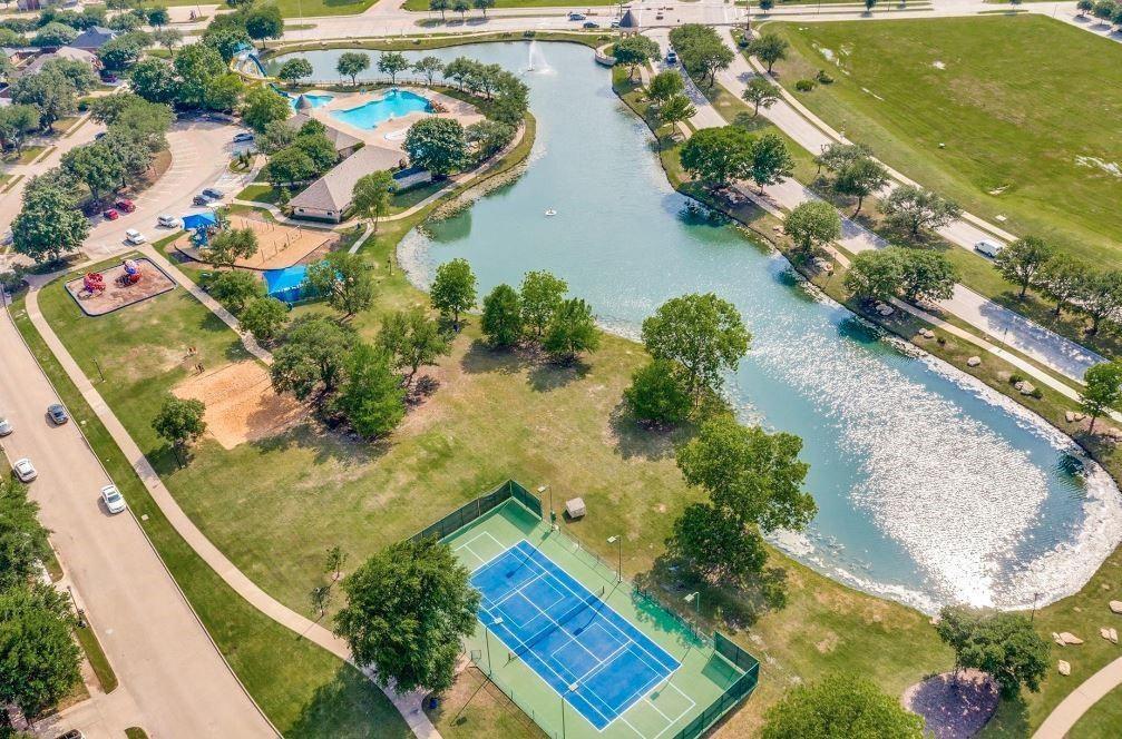 More Ways to Get Outside – Community amenities extend beyond the golf course and water park with tennis courts, walking paths, green space, and catch-and-release fishing lakes woven throughout Waterview.