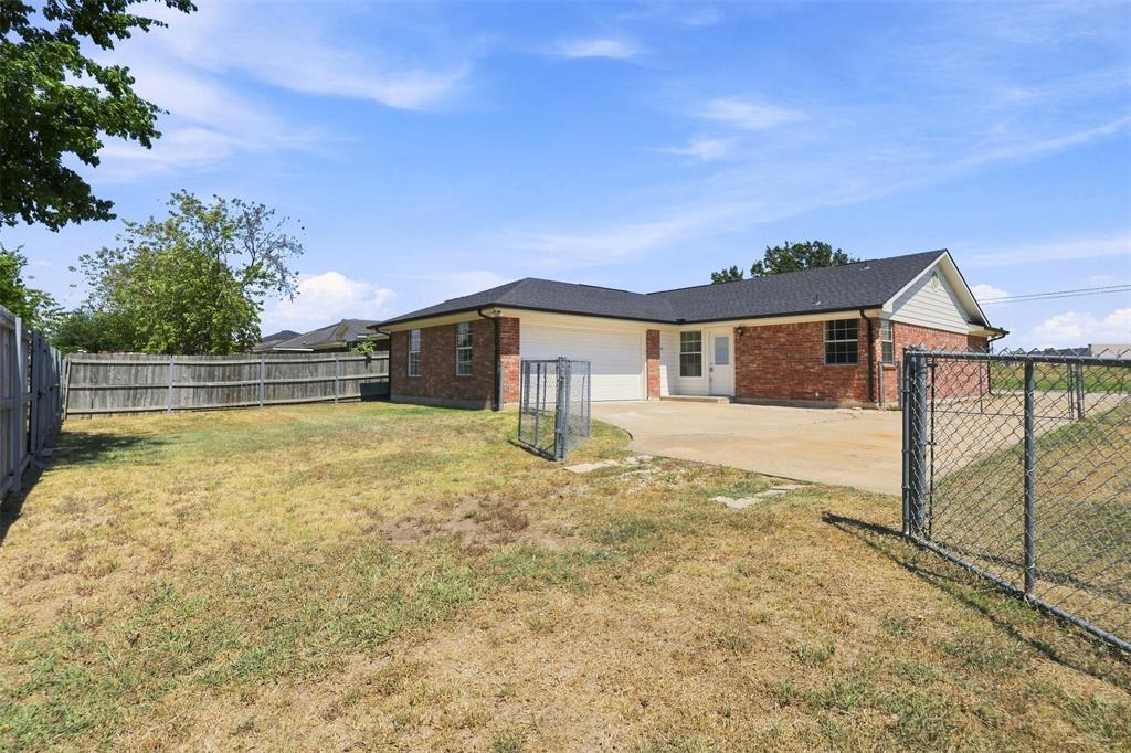 6922 Sayle Street, Greenville, TX 75402