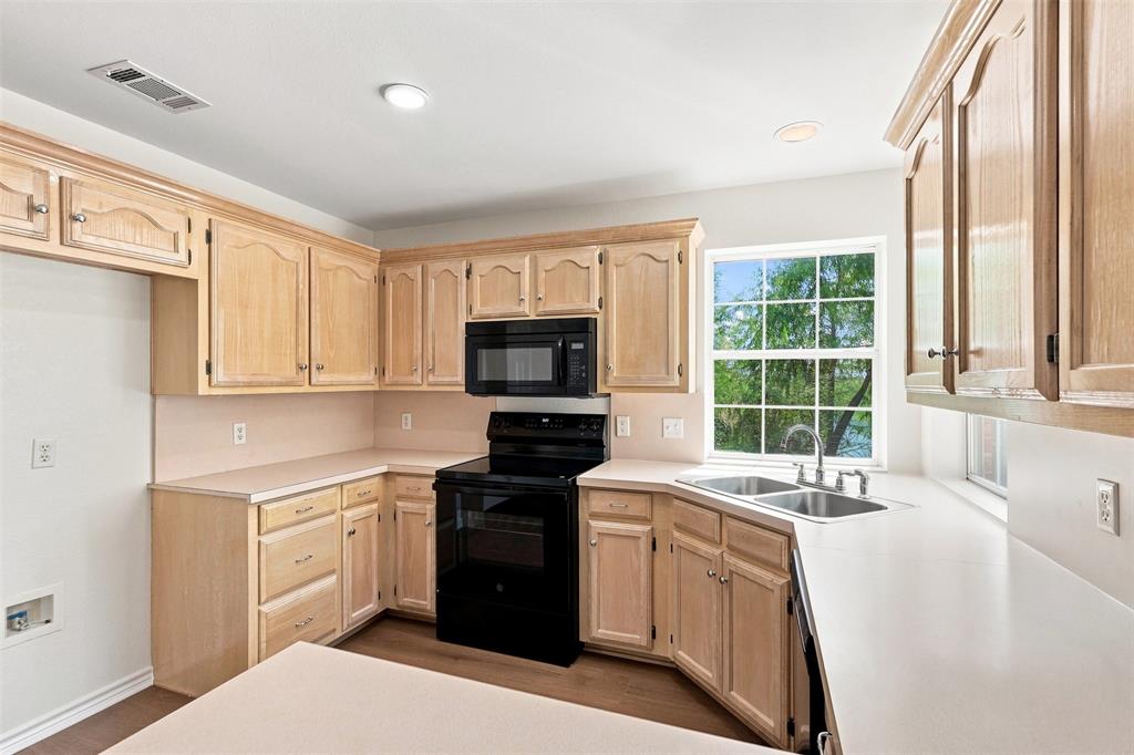 6922 Sayle Street, Greenville, TX 75402