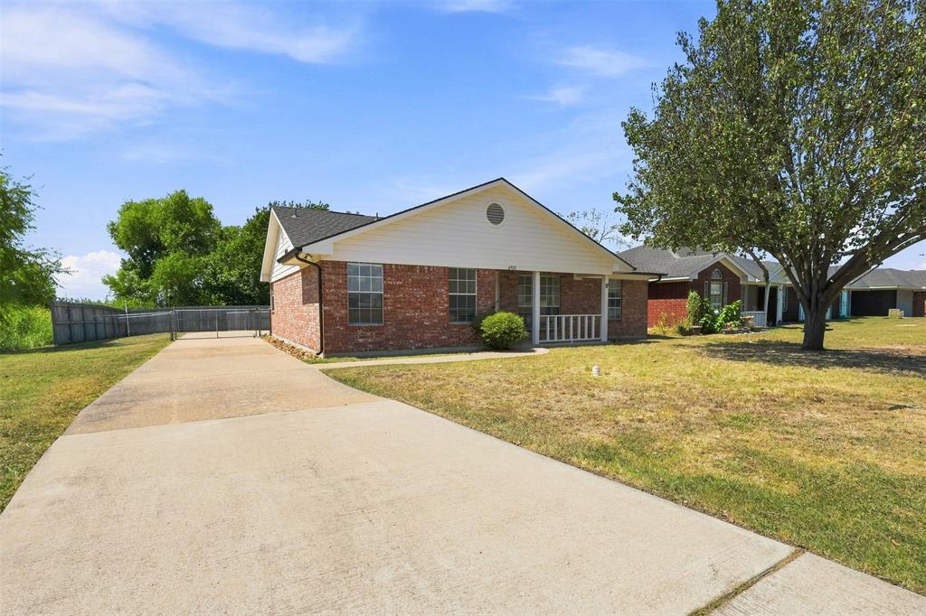 6922 Sayle Street, Greenville, TX 75402