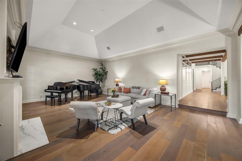 13715 Creekside Place, Dallas, TX 75240