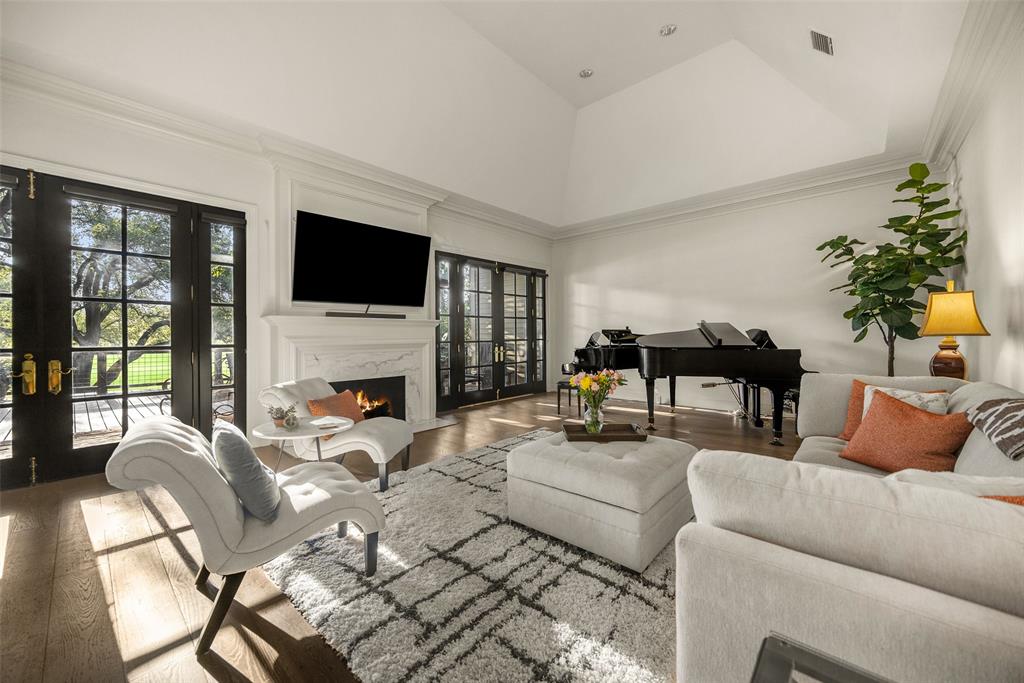 13715 Creekside Place, Dallas, TX 75240