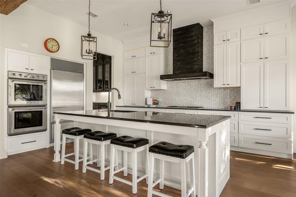 13715 Creekside Place, Dallas, TX 75240