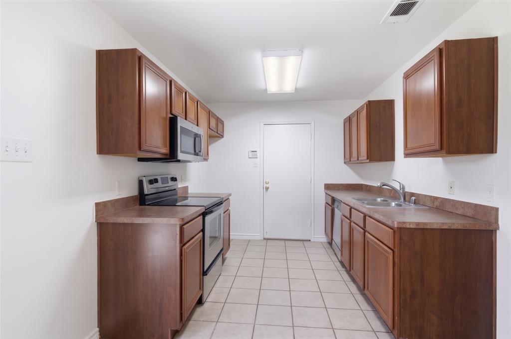 6904 Bountiful Grove Drive, McKinney, TX 75070