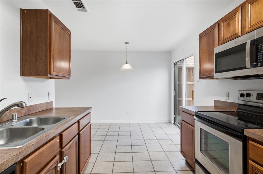 6904 Bountiful Grove Drive, McKinney, TX 75070