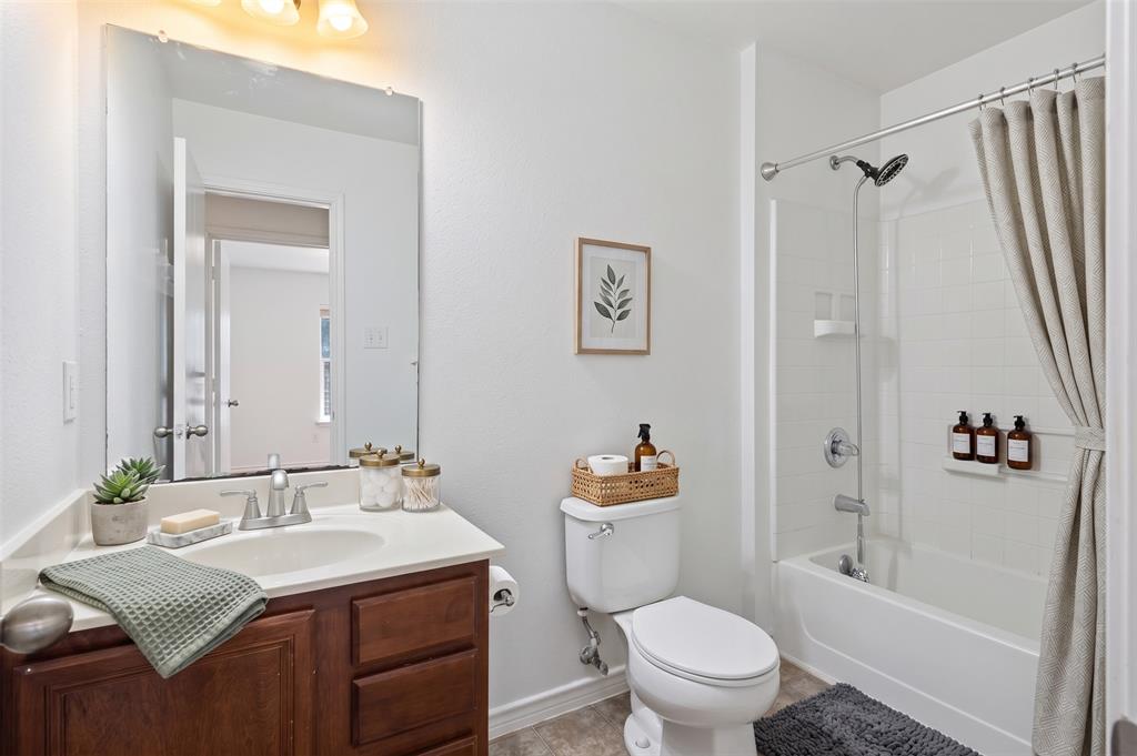 6904 Bountiful Grove Drive, McKinney, TX 75070