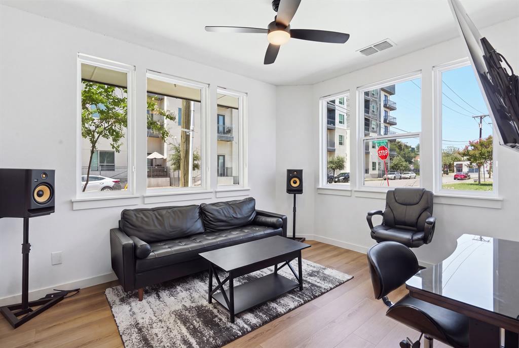 1525 Pecos, #102, Dallas, TX 75204